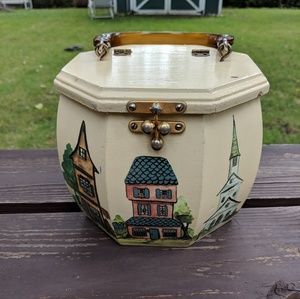 Vintage box purse with lucite handle